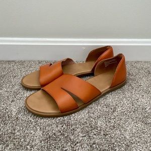 Universal Thread Sandal